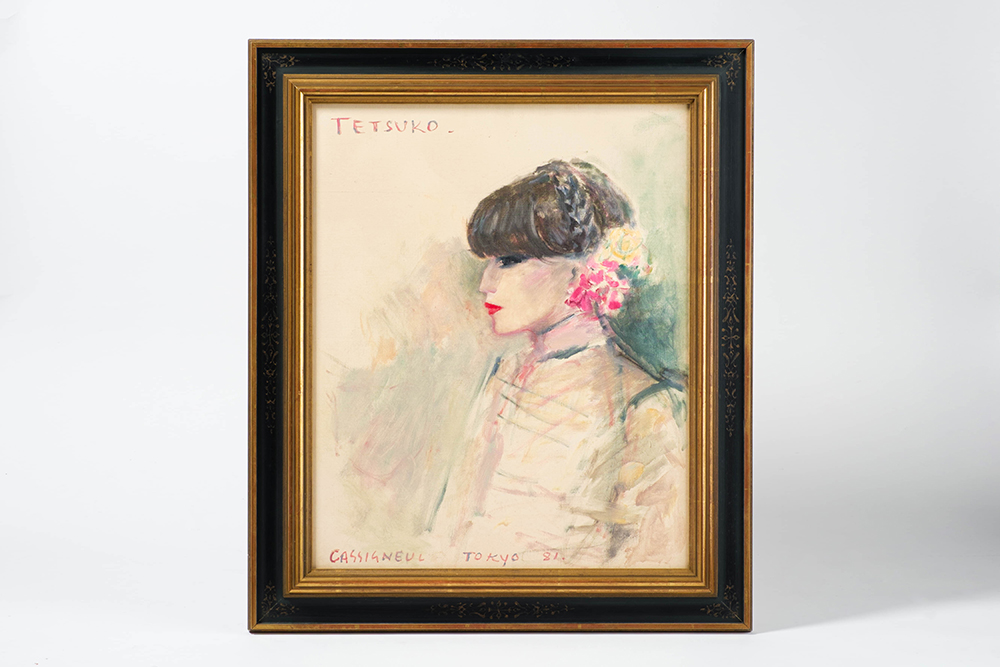 HANAE MORIのドレスと黒栁徹子の肖像画の画像