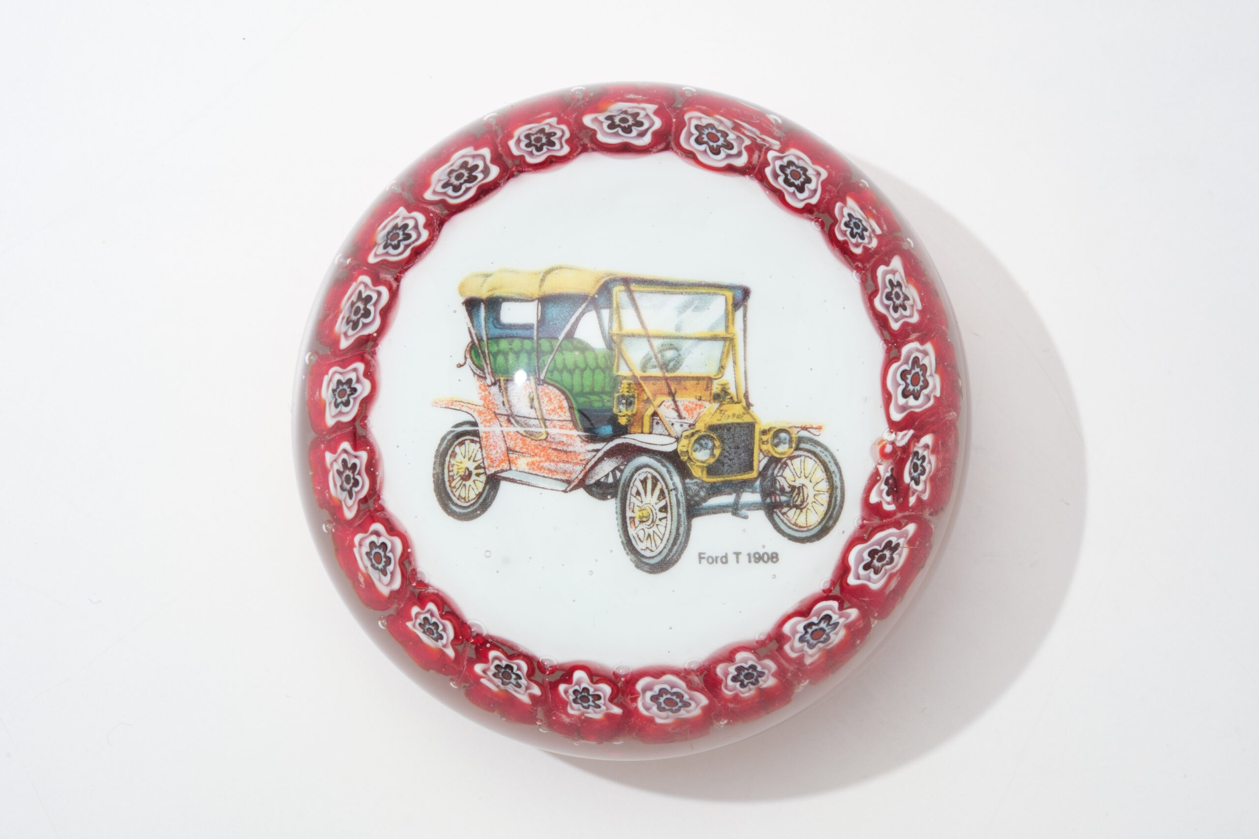 ガラスの文鎮｜作者不明の画像